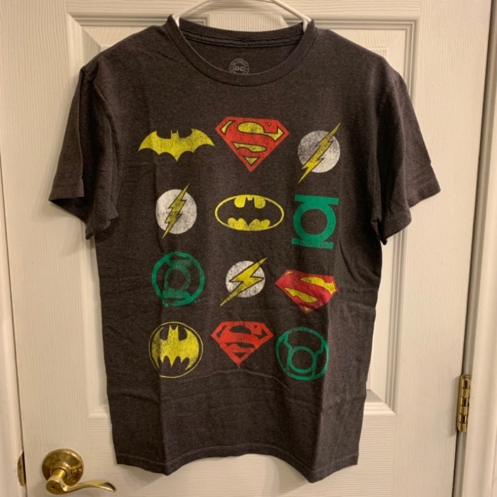 DC Comics Superhero Grey T Shirt Mens size Small
